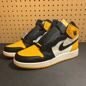 Air Jordan 1 Retro High OG GS “Yellow Toe” 575441-711 Size 7Y